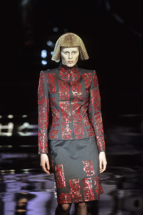 givenchy by alexander mcqueen fall 1999 runway details|alexander mcqueen givenchy dress.